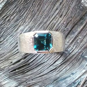 Anello zaffiro London